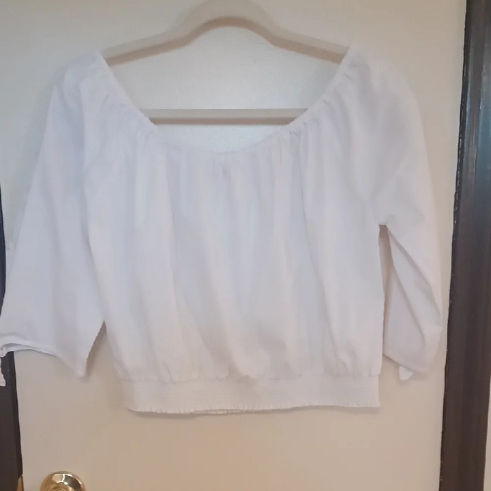 Hollister White Blouse with Pink Floral Embroidery - Picture 2 of 10